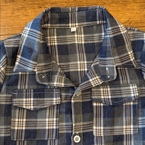 ☀️3 for $10☀️ Plaid Button Down Shirt - Picture 2 of 3